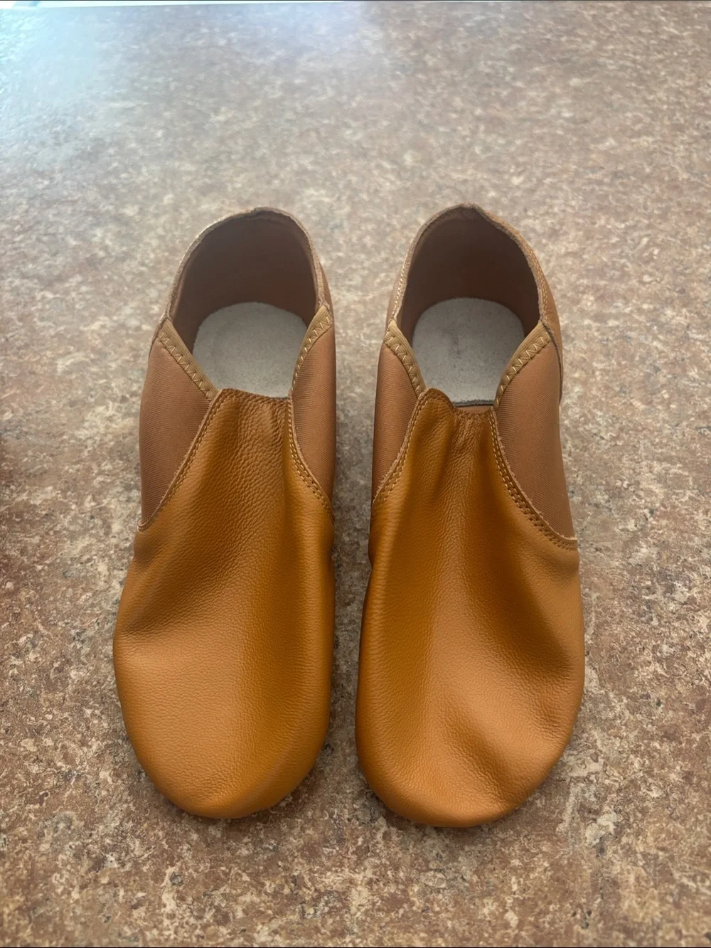 Girls jazz shoes- Tan